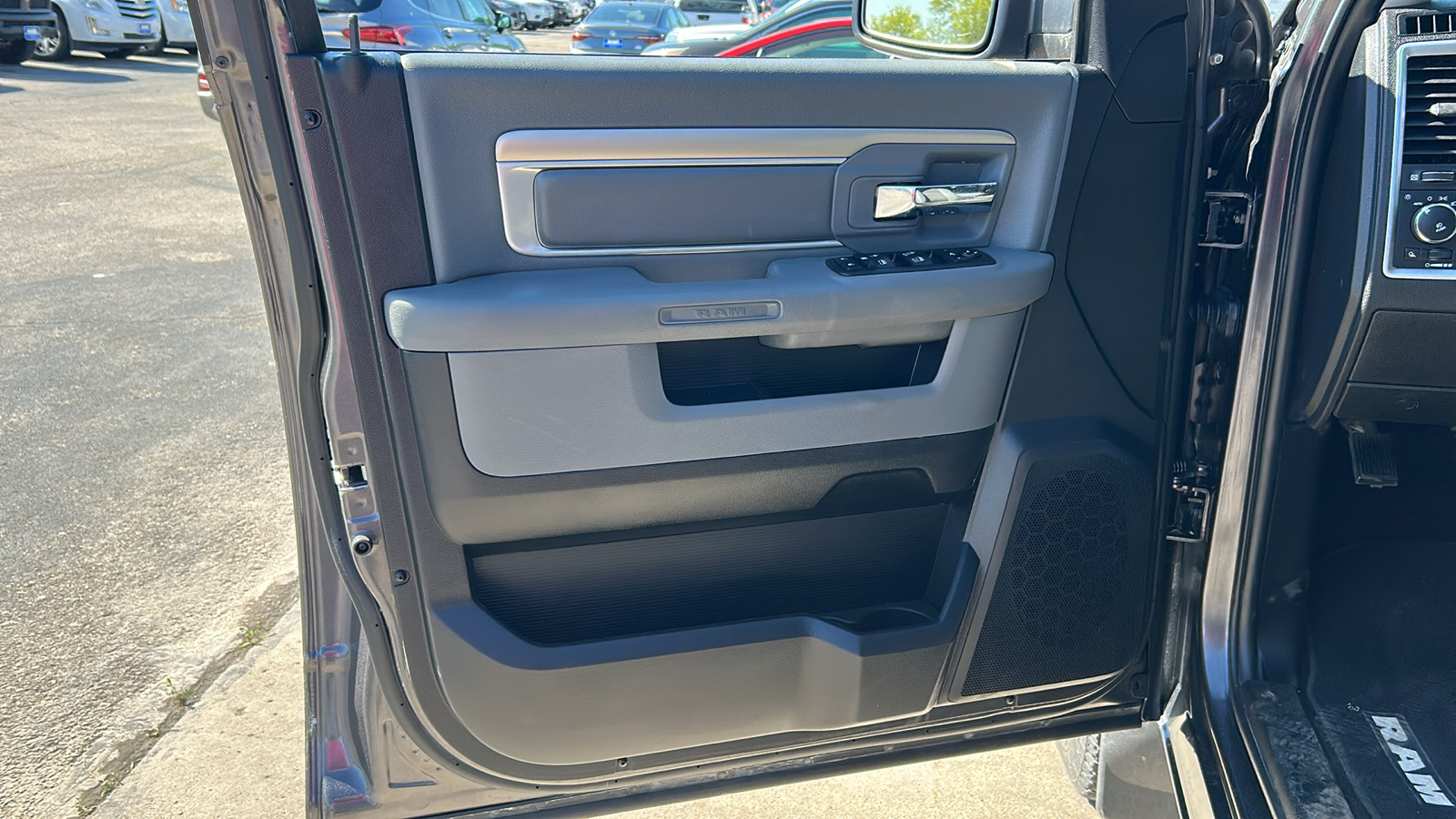 2014 Ram 1500 SLT 4WD Quad Cab 18