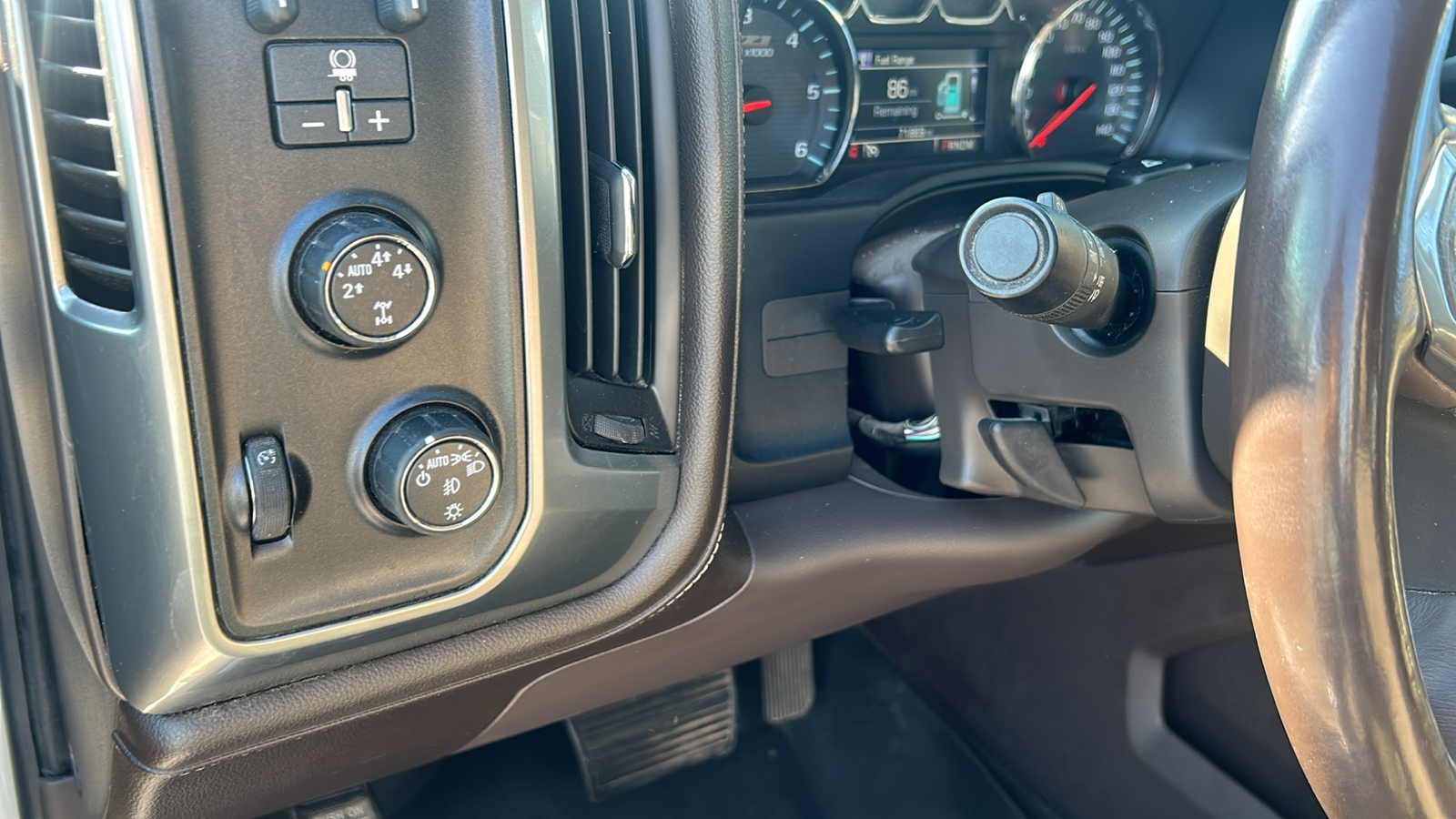 2014 Chevrolet Silverado 1500 LTZ 4WD Crew Cab 14