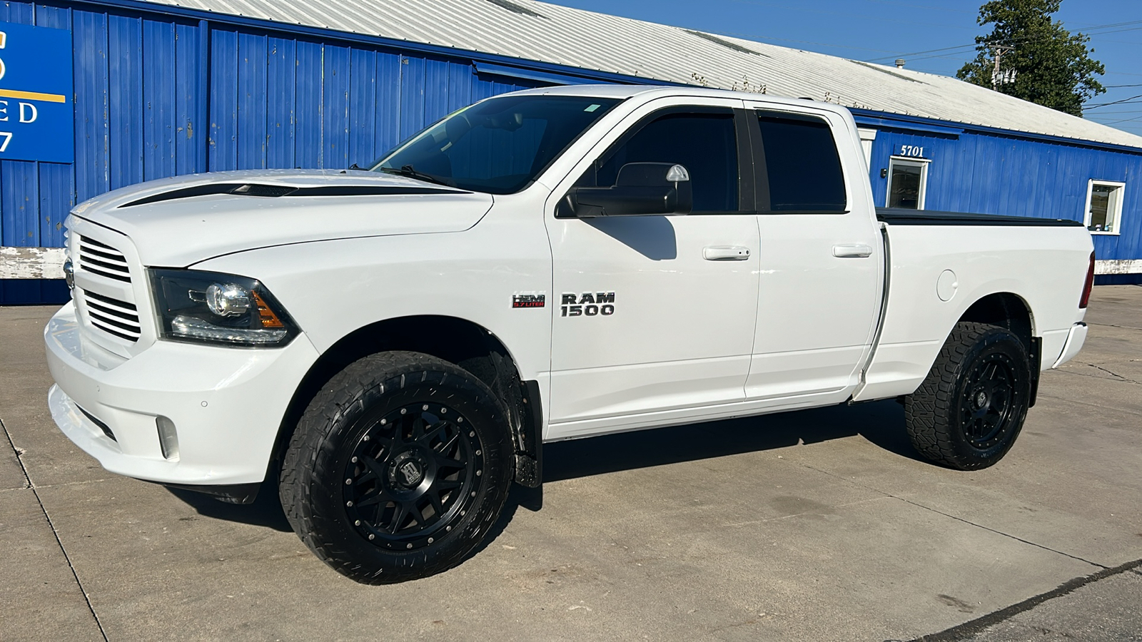 2014 Ram 1500 SPORT 4WD Quad Cab 2