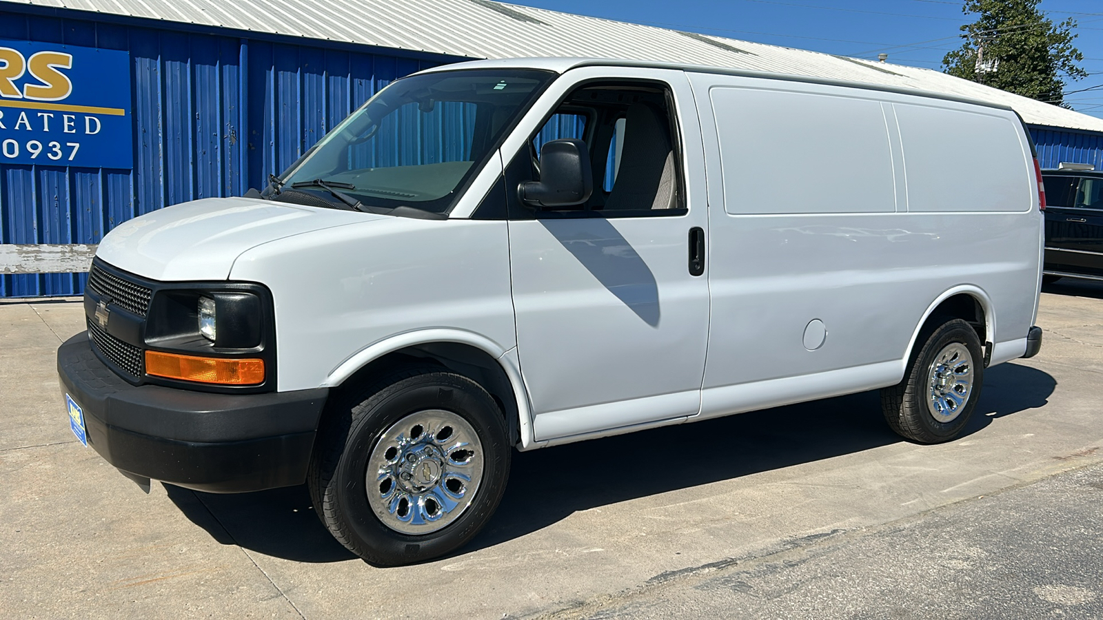 2014 Chevrolet Express Cargo Van 2