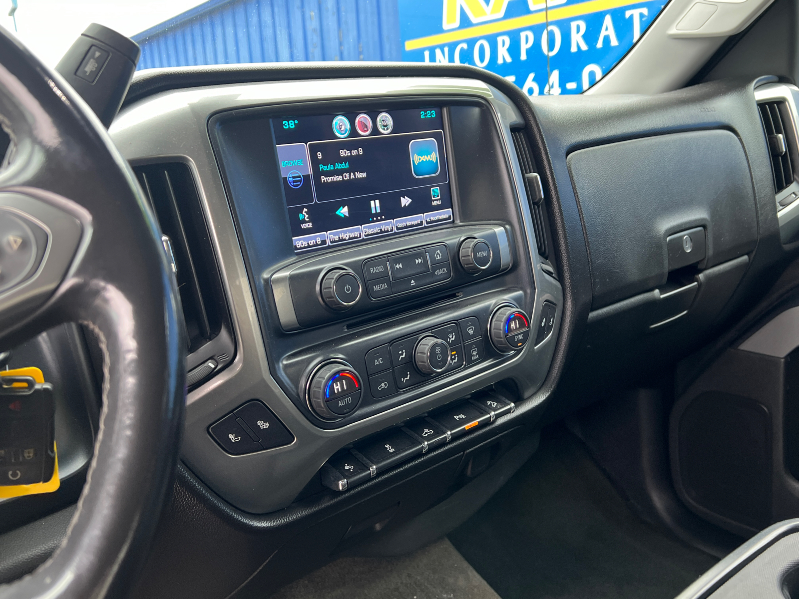 2015 Chevrolet Silverado 1500 LT 4WD Crew Cab 28