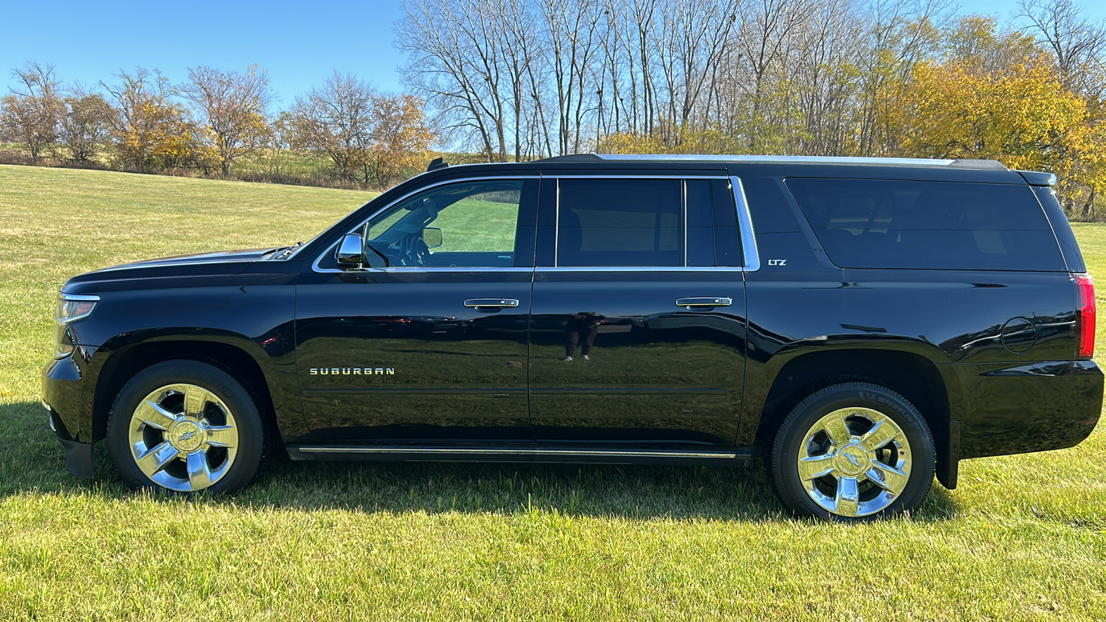 2015 Chevrolet Suburban 1500 LTZ 4WD 1