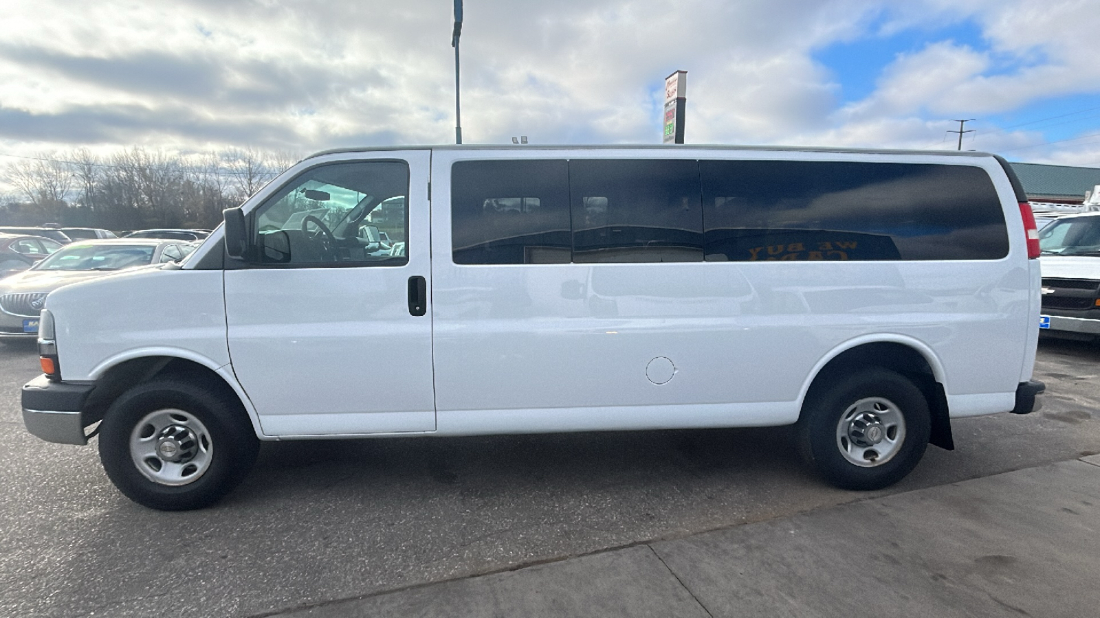 2015 Chevrolet EXPRESS G2500  1