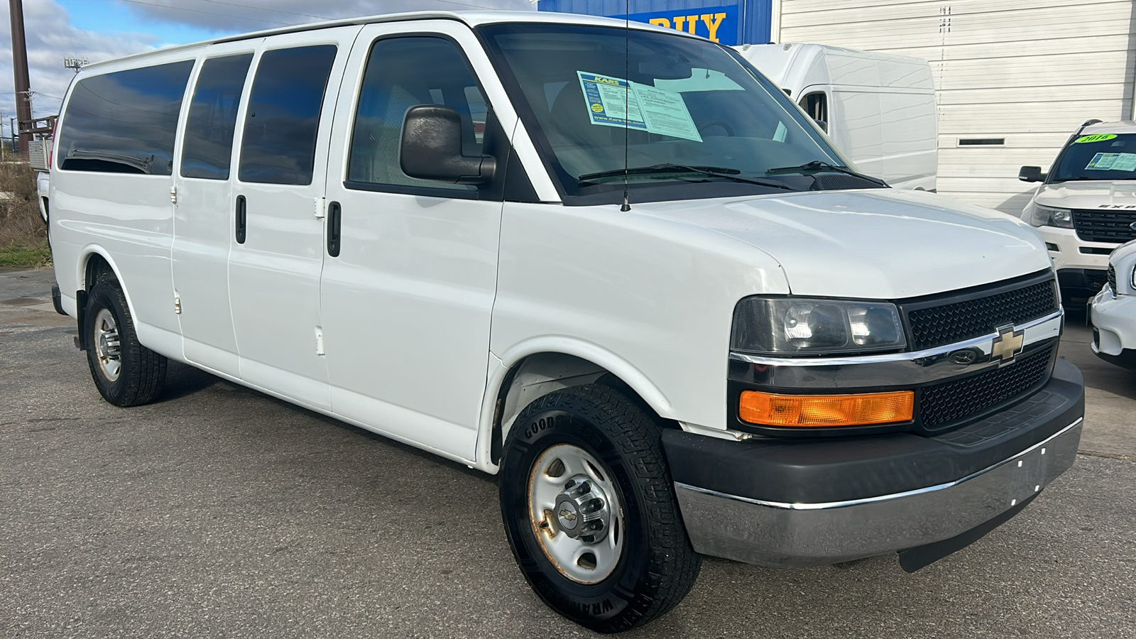 2015 Chevrolet EXPRESS G2500  4