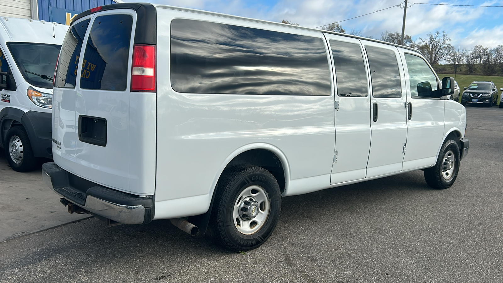 2015 Chevrolet EXPRESS G2500  6