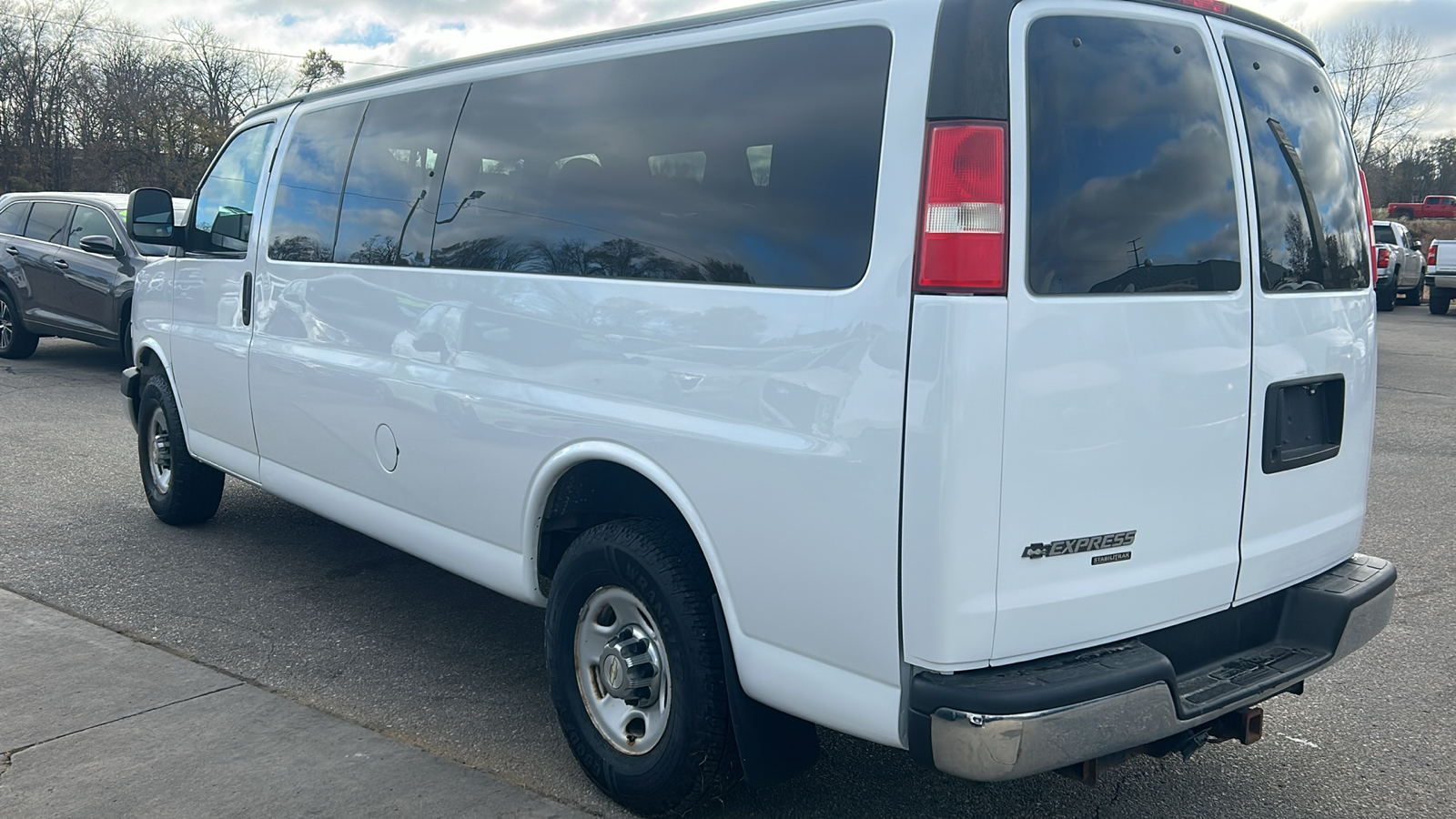 2015 Chevrolet EXPRESS G2500  8