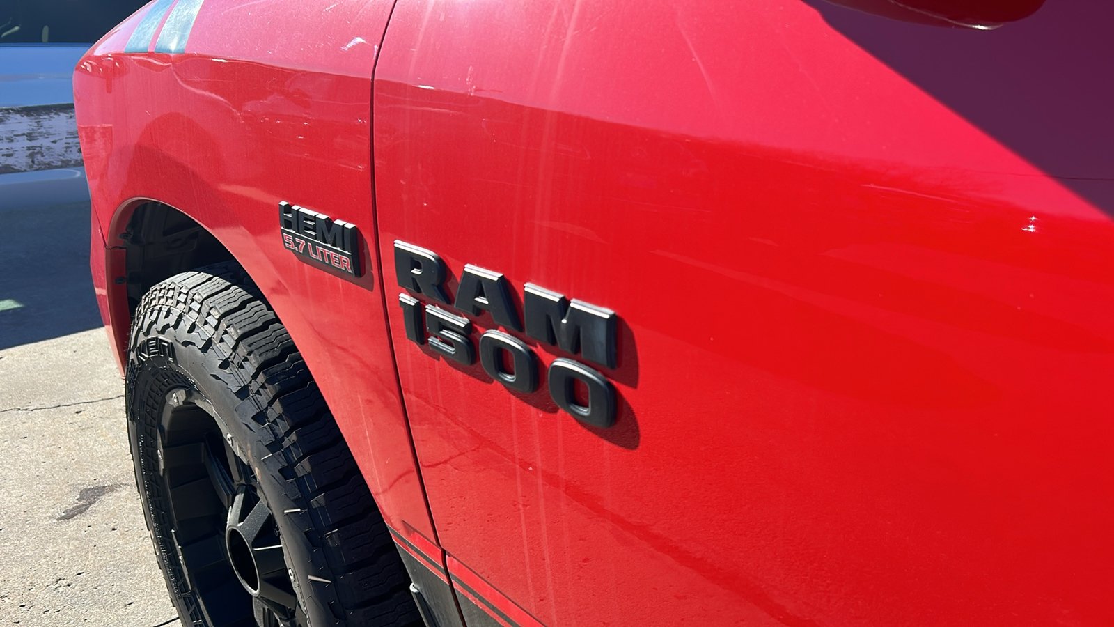 2016 Ram 1500 SPORT 4WD Crew Cab 11