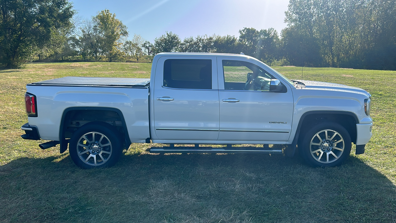 2016 GMC Sierra 1500 1500 DENALI 4WD Crew Cab 5