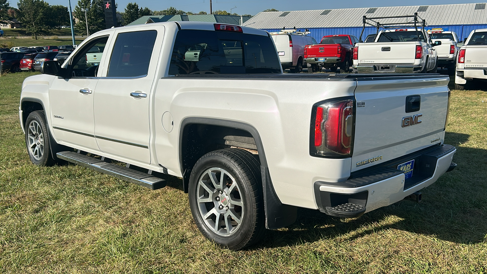 2016 GMC Sierra 1500 1500 DENALI 4WD Crew Cab 8