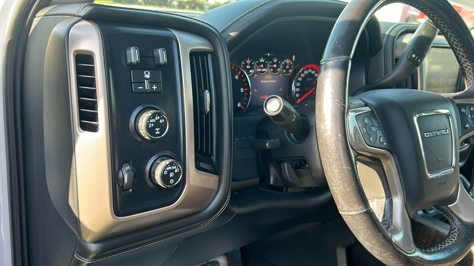 2016 GMC Sierra 1500 1500 DENALI 4WD Crew Cab 24