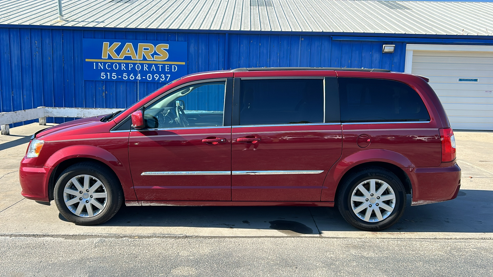 2016 Chrysler Town & Country TOURING 1