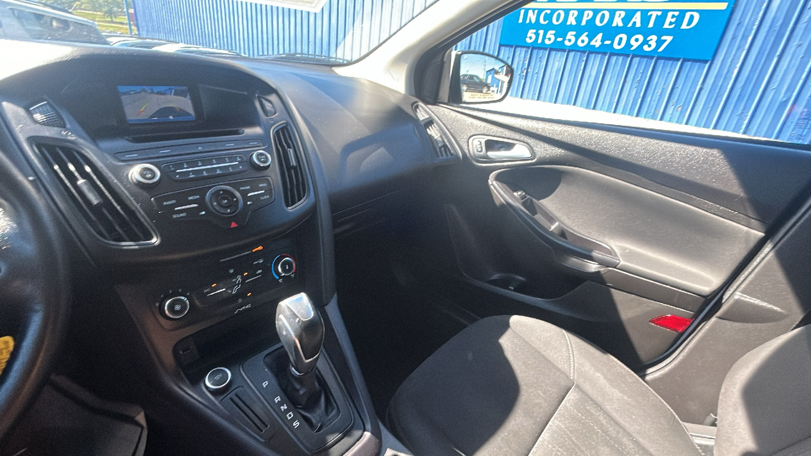 2016 Ford Focus SE 32