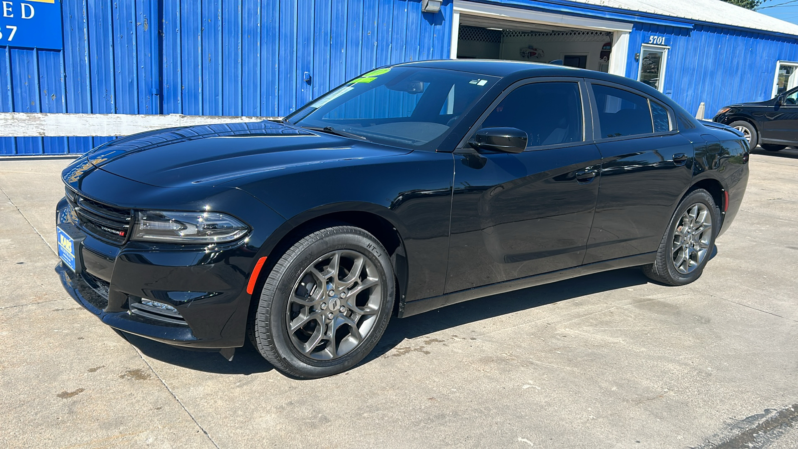 2017 Dodge Charger SXT AWD 2