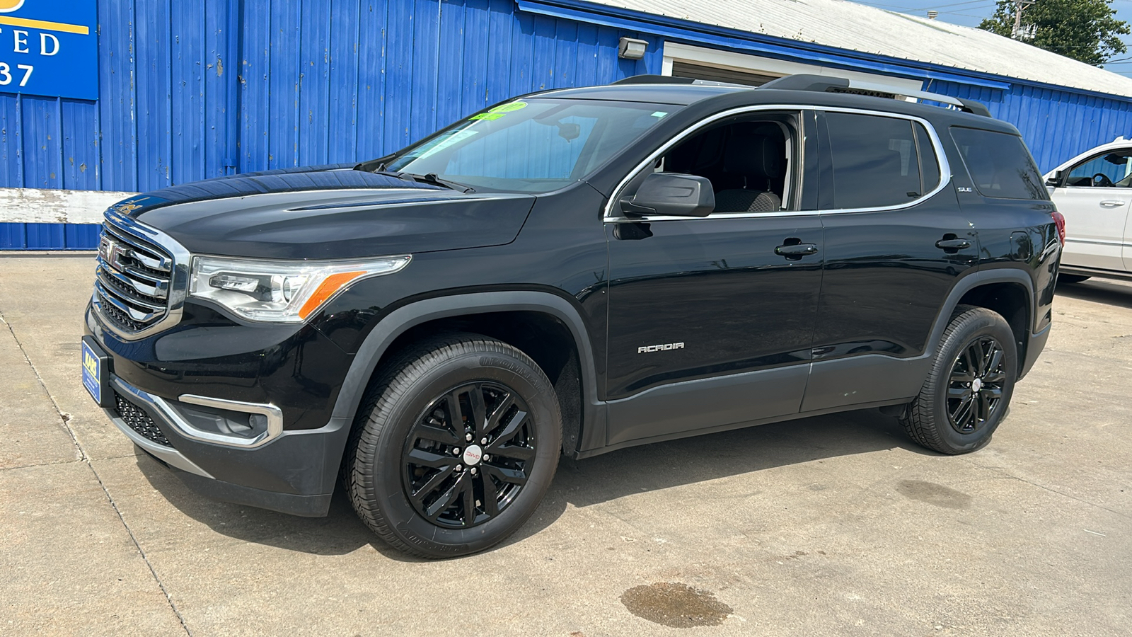 2017 GMC Acadia SLE 2