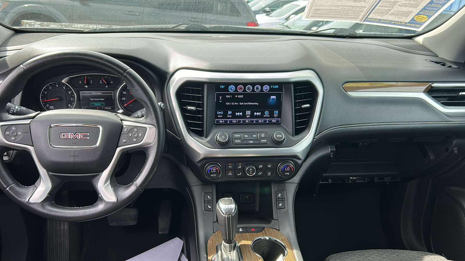 2017 GMC Acadia SLE 17