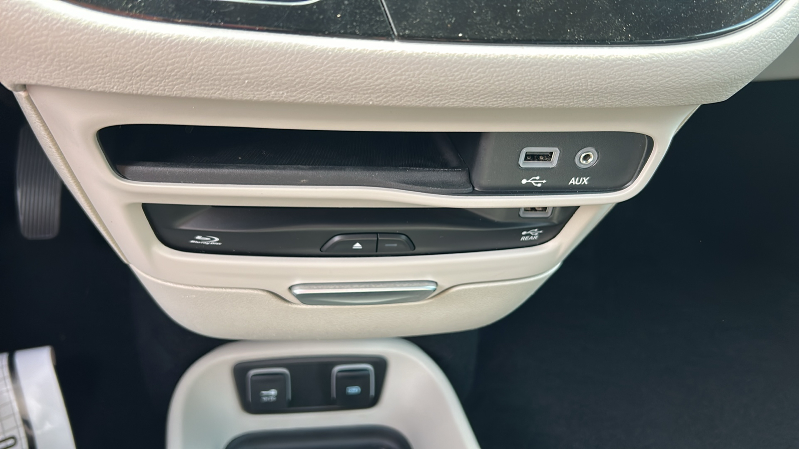 2017 Chrysler Pacifica TOURING L PLUS 40