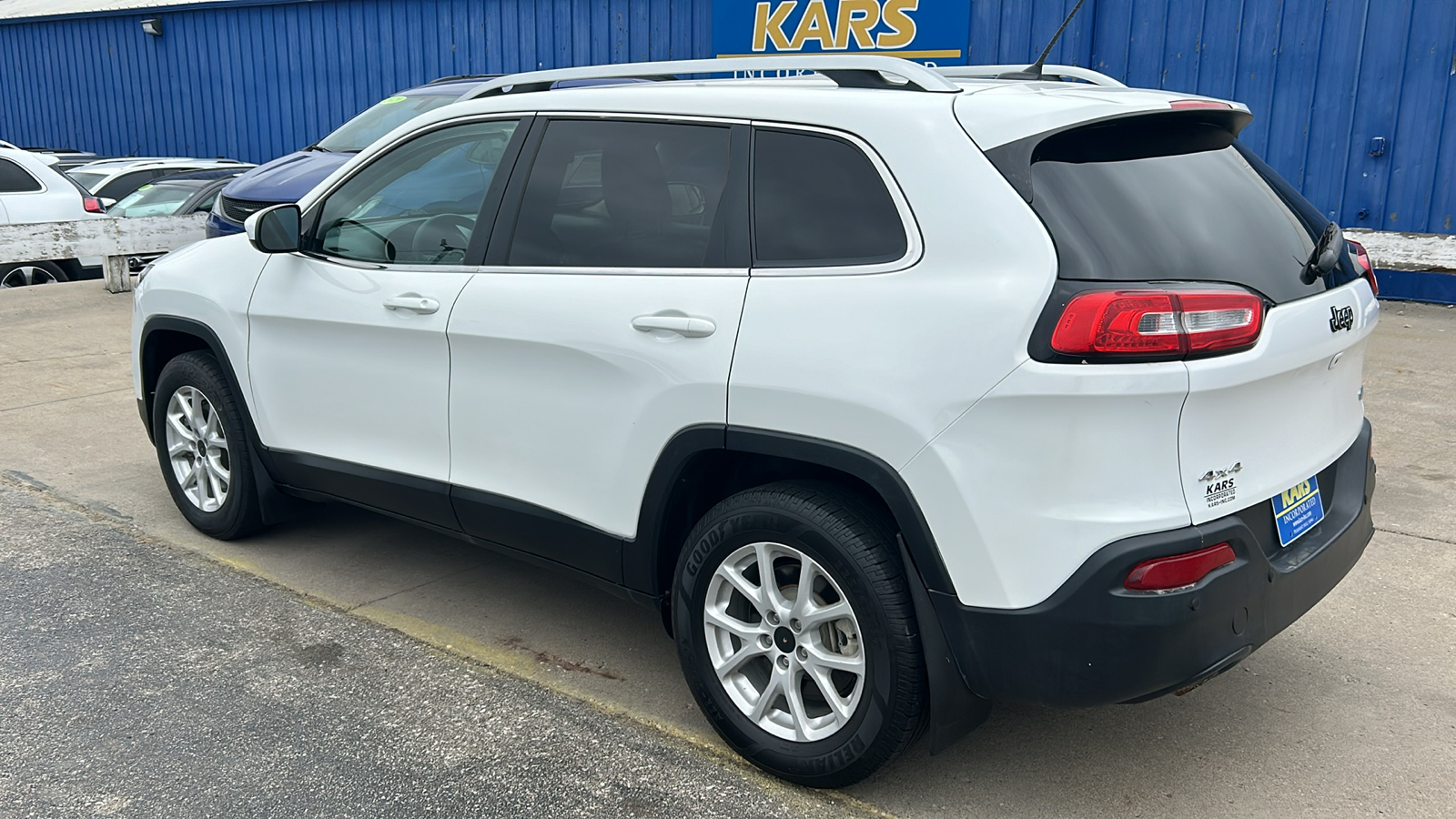 2018 Jeep Cherokee LATITUDE 8