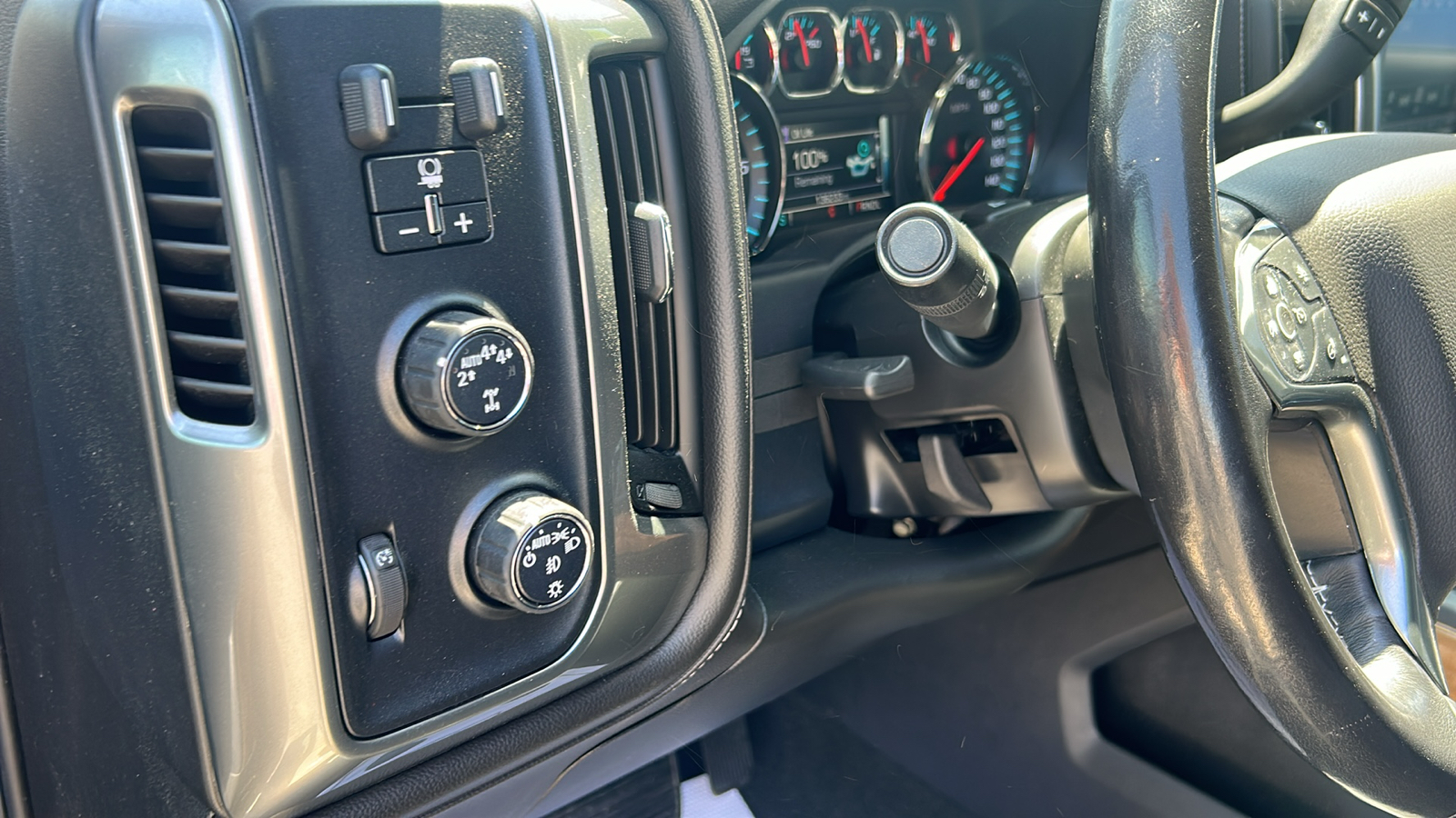 2018 Chevrolet Silverado 1500 LTZ 4WD Crew Cab 19