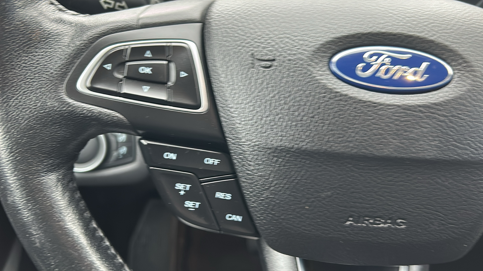 2018 Ford Escape SEL 4WD 26