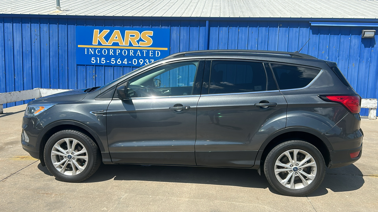 2019 Ford Escape SEL 1