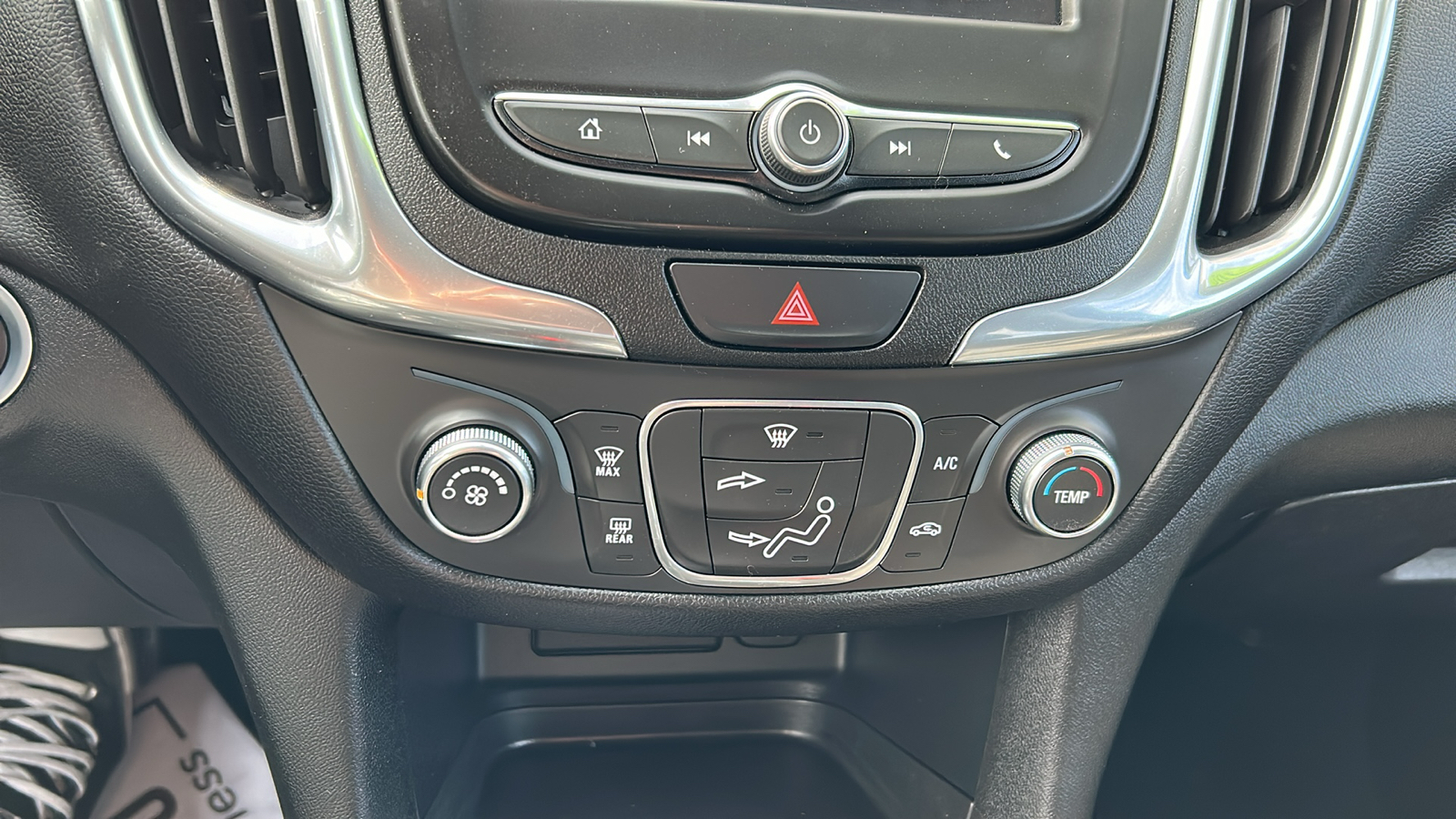 2019 Chevrolet Equinox LT AWD 24