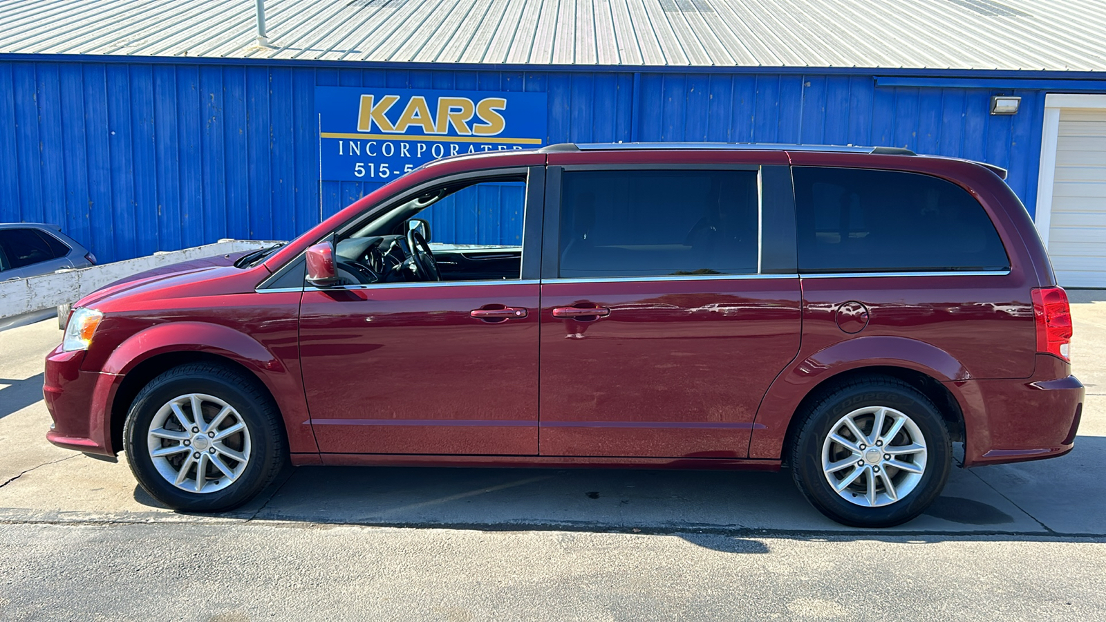 2020 Dodge Grand Caravan SXT 1