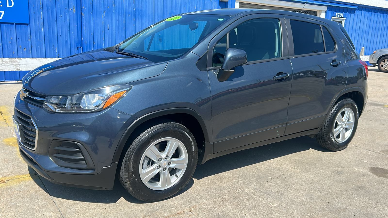 2021 Chevrolet Trax LS 2