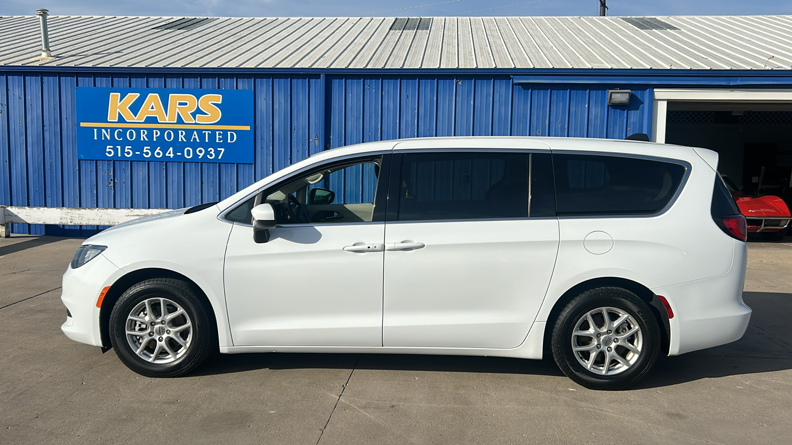 2021 Chrysler Voyager LX 1