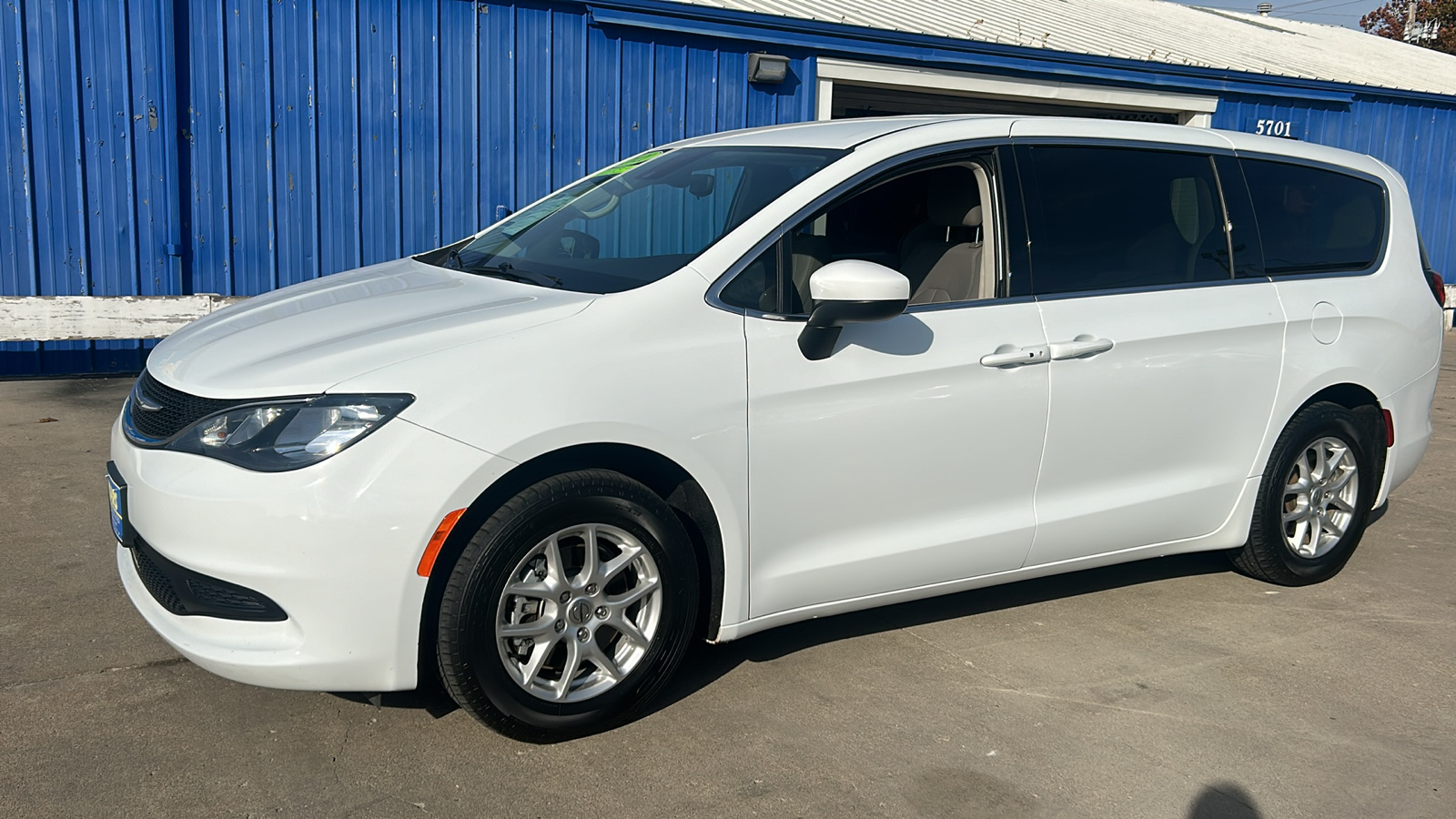 2021 Chrysler Voyager LX 2