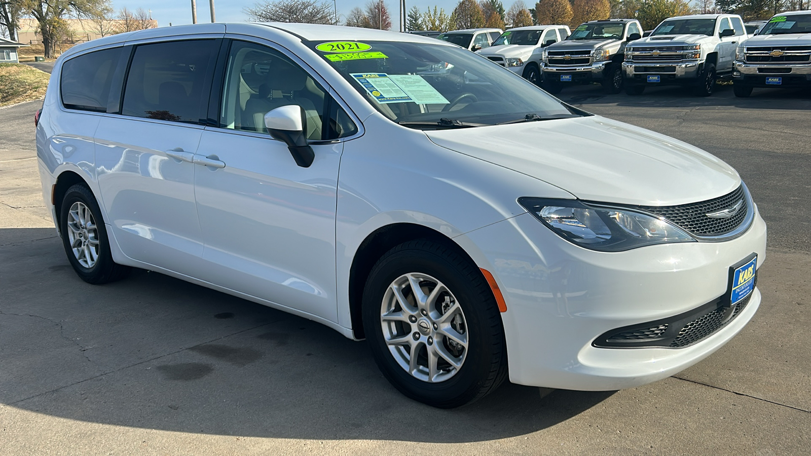 2021 Chrysler Voyager LX 4