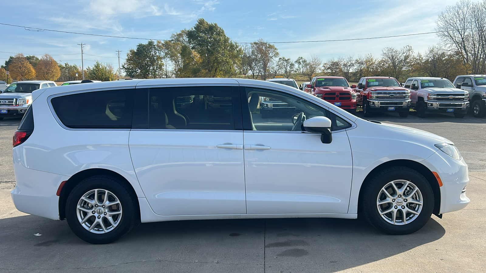 2021 Chrysler Voyager LX 5