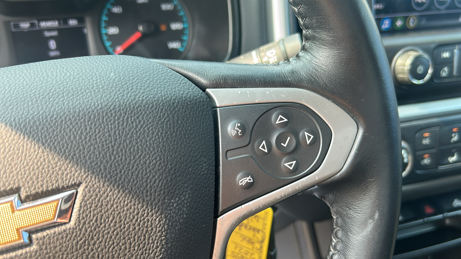 2021 Chevrolet Colorado LT 2WD Extended Cab 27