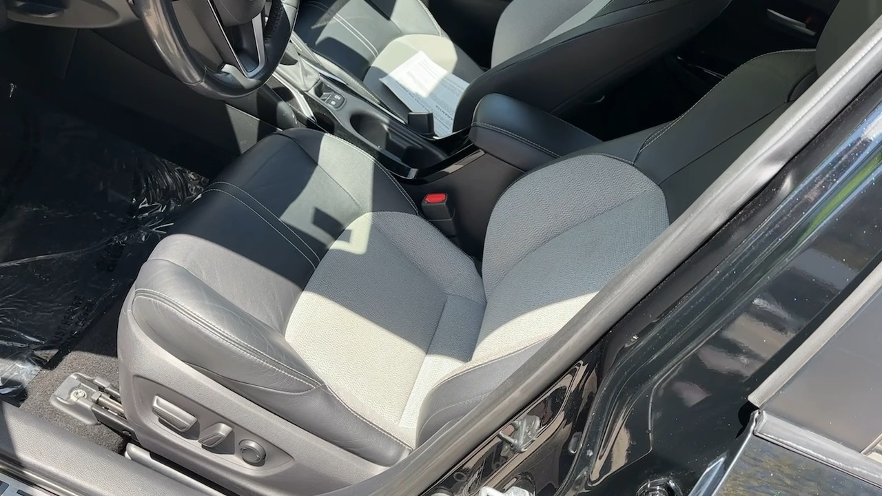 2019 Toyota Corolla Hatchback XSE 26