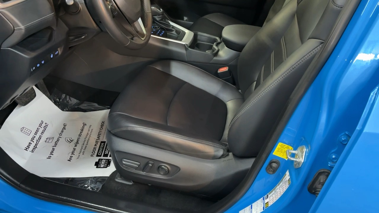 2019 Toyota RAV4 XLE Premium 38