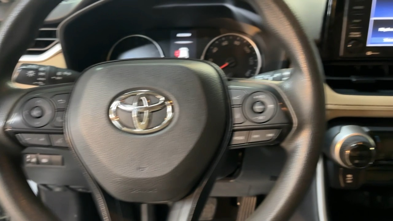 2020 Toyota RAV4 XLE 25