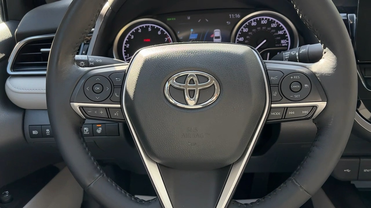 2021 Toyota Camry LE 32