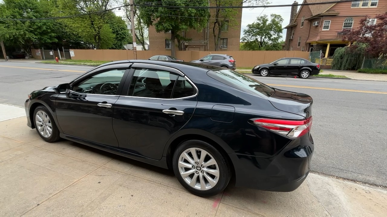 2018 Toyota Camry LE 16