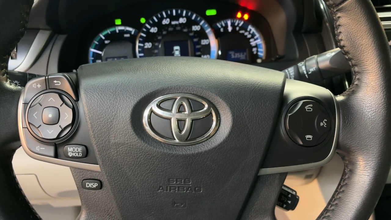 2012 Toyota Camry Hybrid XLE 39