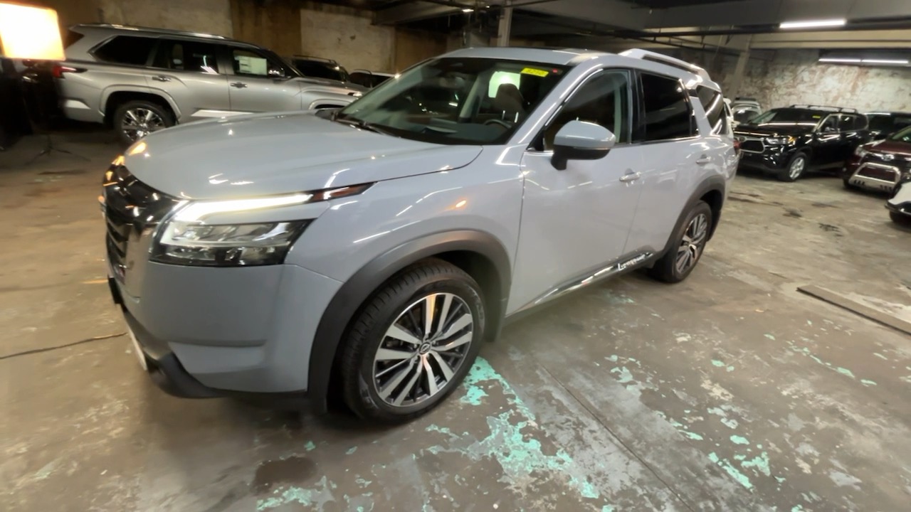 2022 Nissan Pathfinder Platinum 14