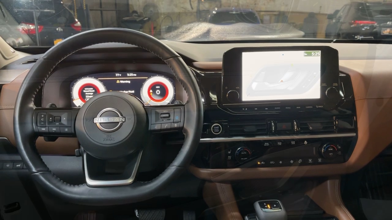 2022 Nissan Pathfinder Platinum 25