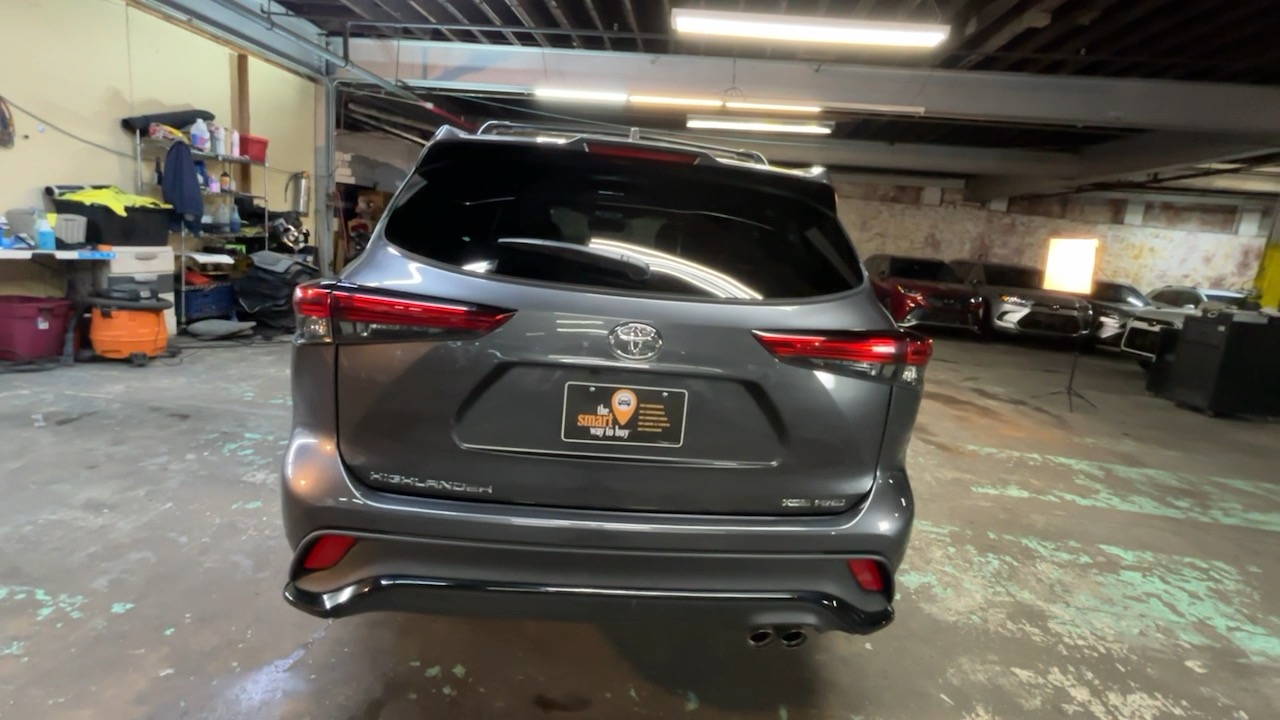 2022 Toyota Highlander XSE 14