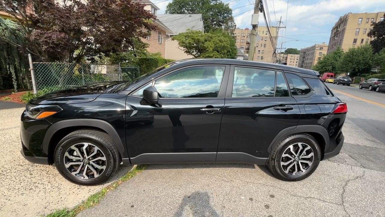 2024 Toyota Corolla Cross Hybrid  13