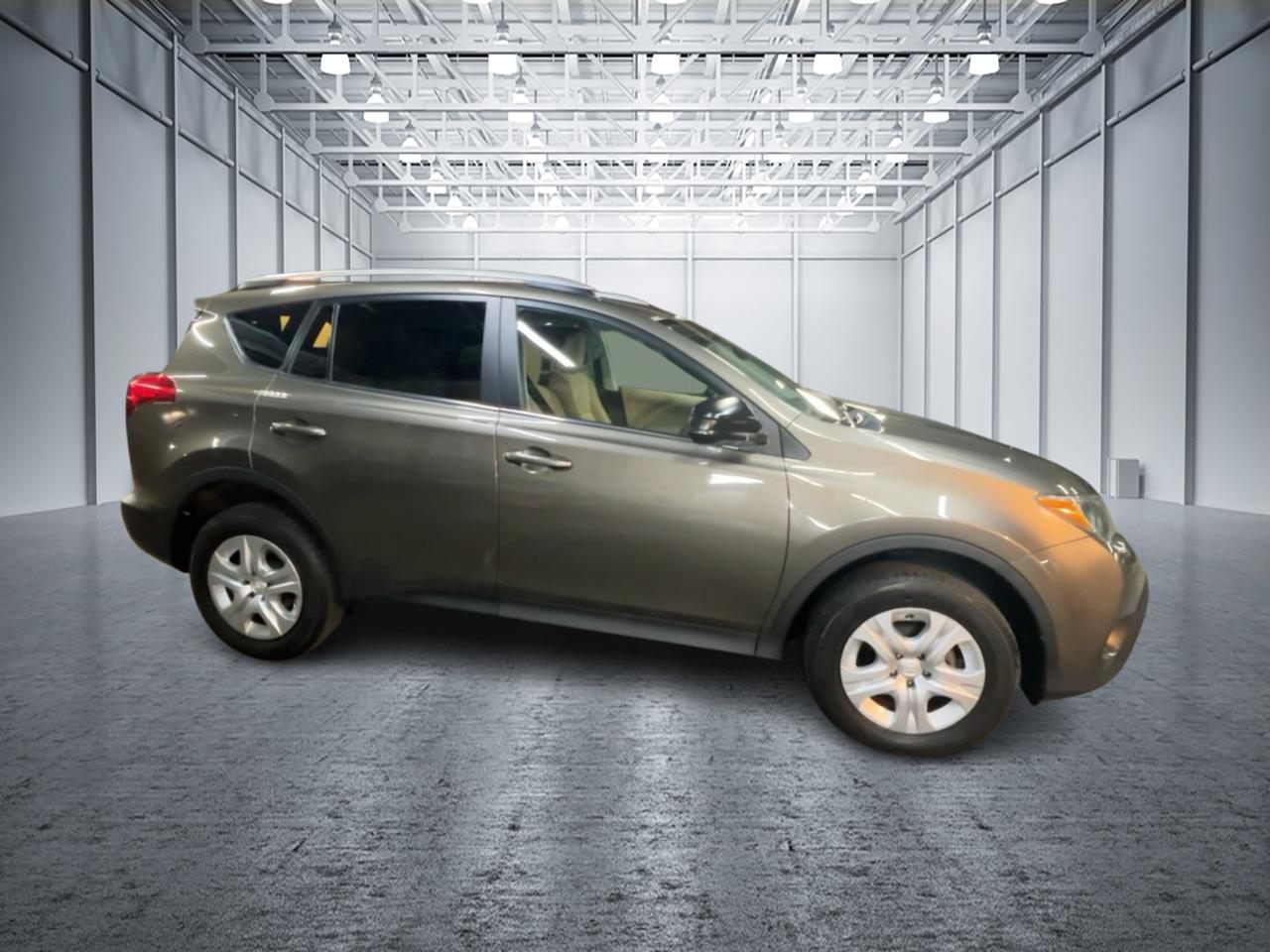 2013 Toyota RAV4 LE 4