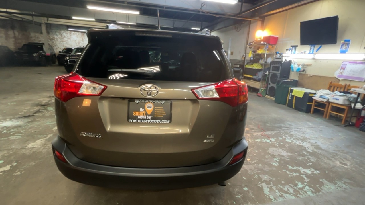 2013 Toyota RAV4 LE 12