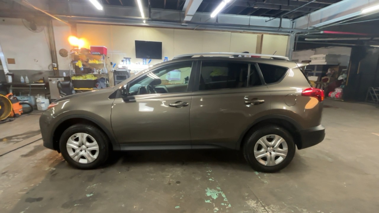 2013 Toyota RAV4 LE 16