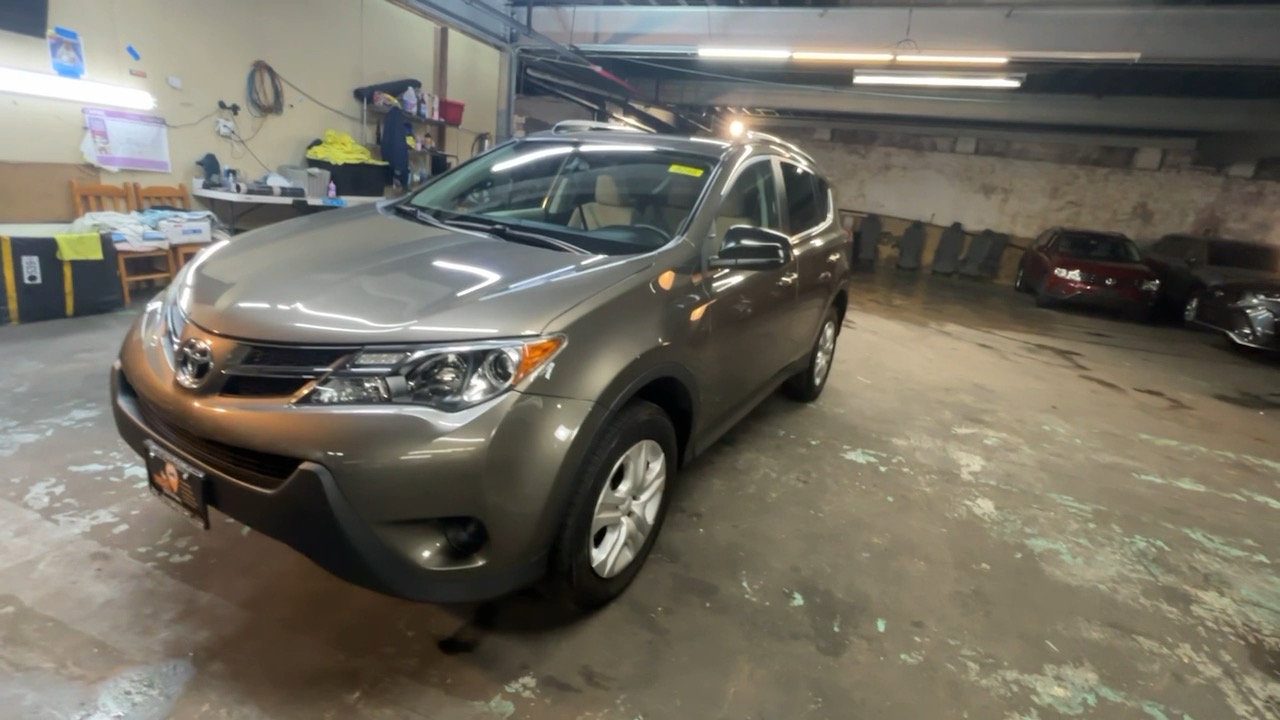 2013 Toyota RAV4 LE 18