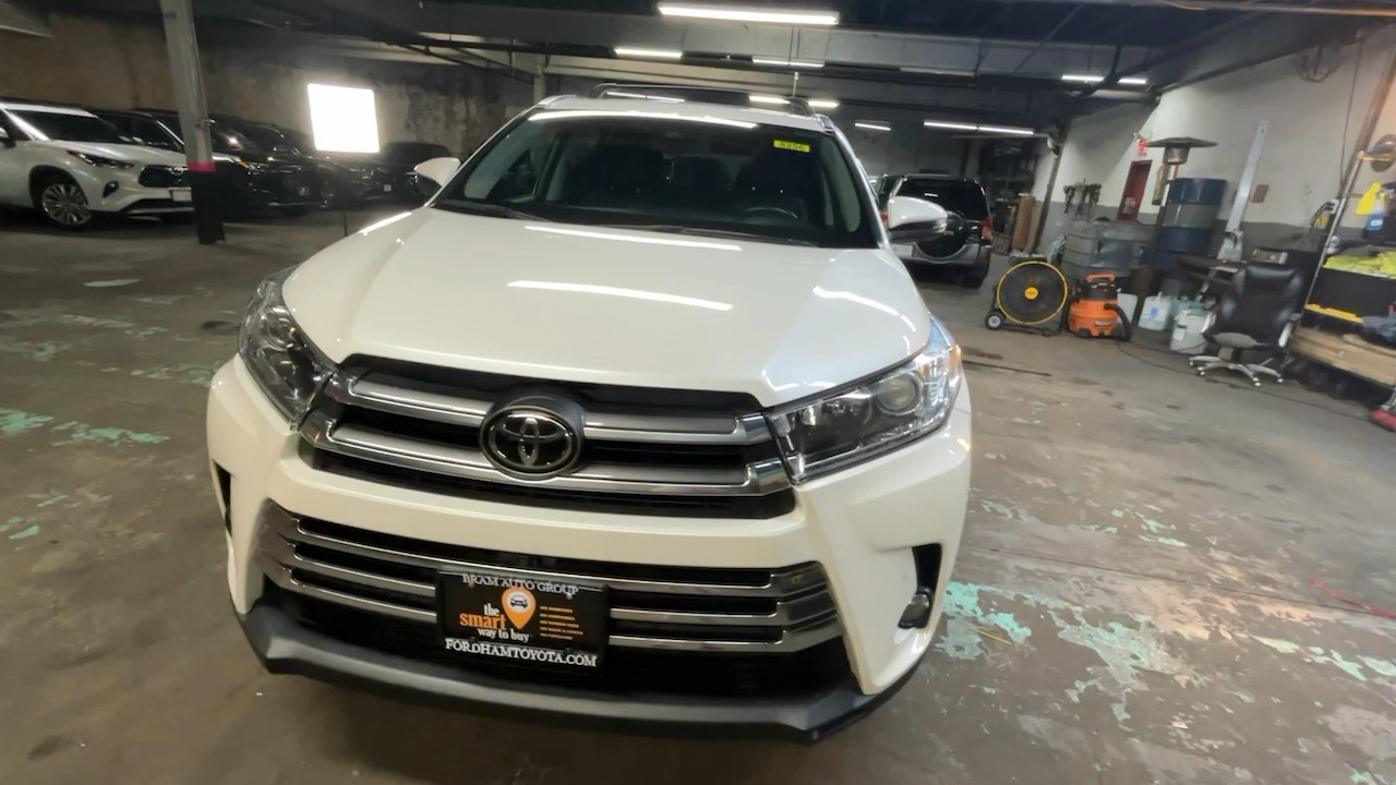 2017 Toyota Highlander Limited Platinum 23