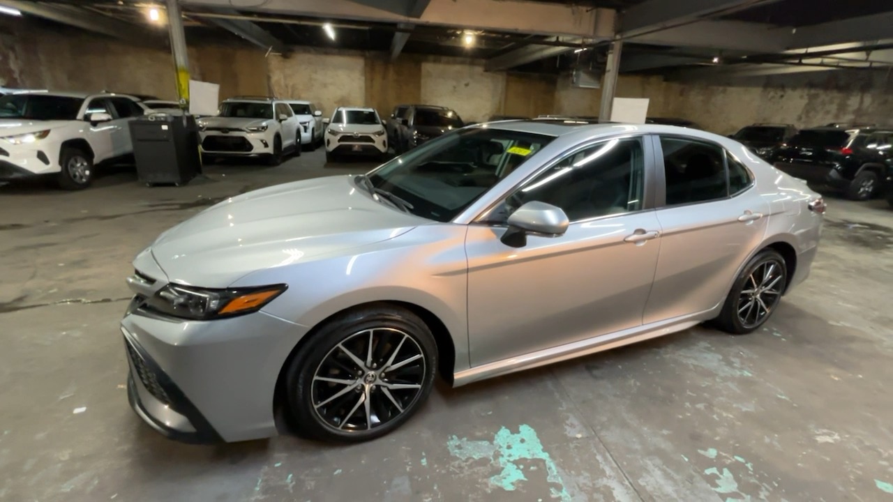 2021 Toyota Camry SE 17