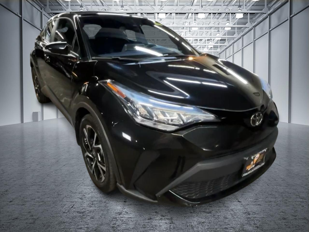 2020 Toyota C-HR XLE 3