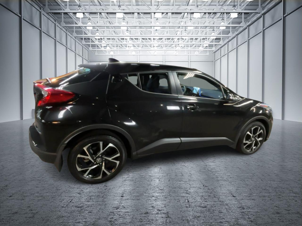 2020 Toyota C-HR XLE 6